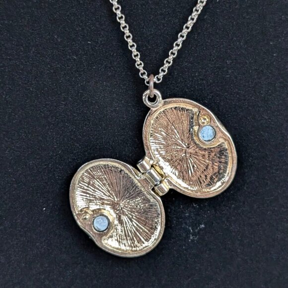(2/$20) Dainty Flower & Locket Necklace - Picture 4 of 7